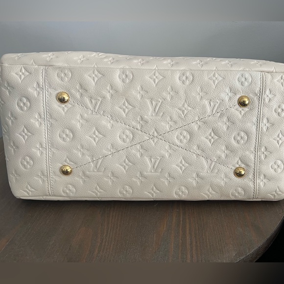 AUTHENTIC LV Empreinte Artsy MM Neige - Picture 6 of 14